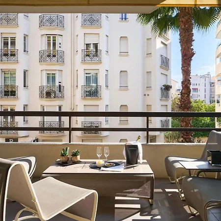 Carlton & Croisette, Chic & Entierement Renove, 2 & 2 Sdb Daire *