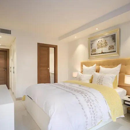 Carlton & Croisette, Chic & Entierement Renove, 2 & 2 Sdb Daire Cannes